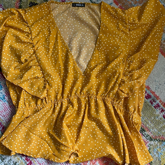 Flutter Sleeve Polka Dot Peplum. Size 4x - Picture 3 of 7